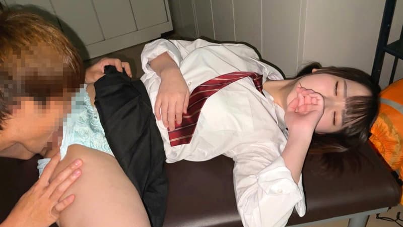 巨根を捻じ込まれてしまうOLさん-9
