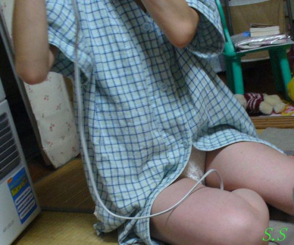 無防備な下着姿や裸の素人の自宅盗撮-5