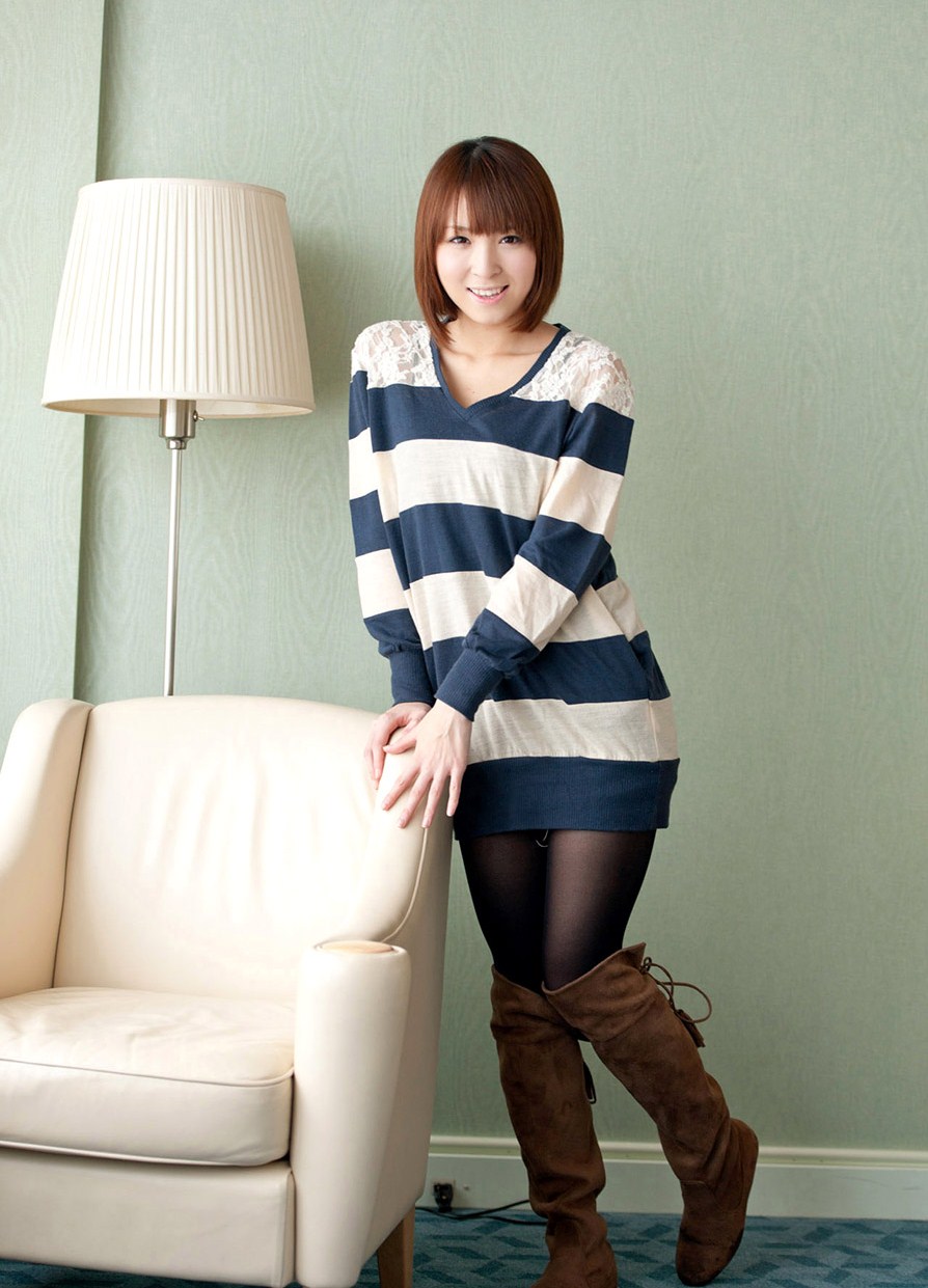 篠田麻里子がフェラされながら挿入される激似エロ-7