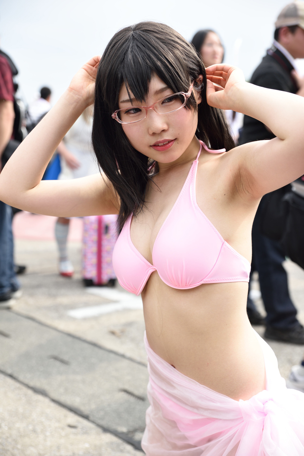 お姉さんの腋の下 