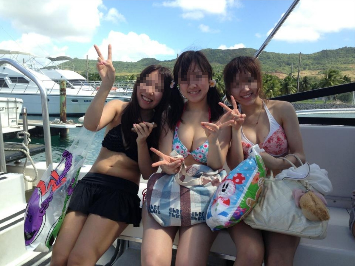 海で見つけた水着姿がエロい素人-8