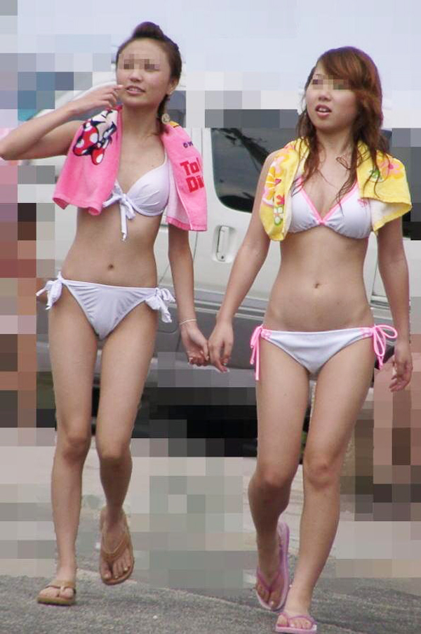 海で見つけた水着姿がエロい素人-14