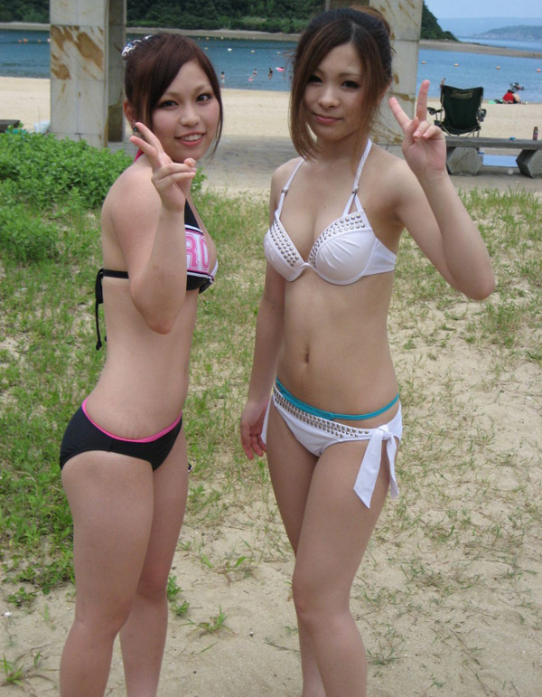 美乳素人の水着-3