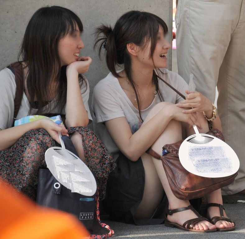 素人女性の生々しいパンチラ-5