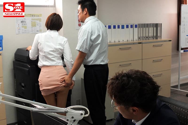 タイトスカートの似合う女子社員のSEX-3