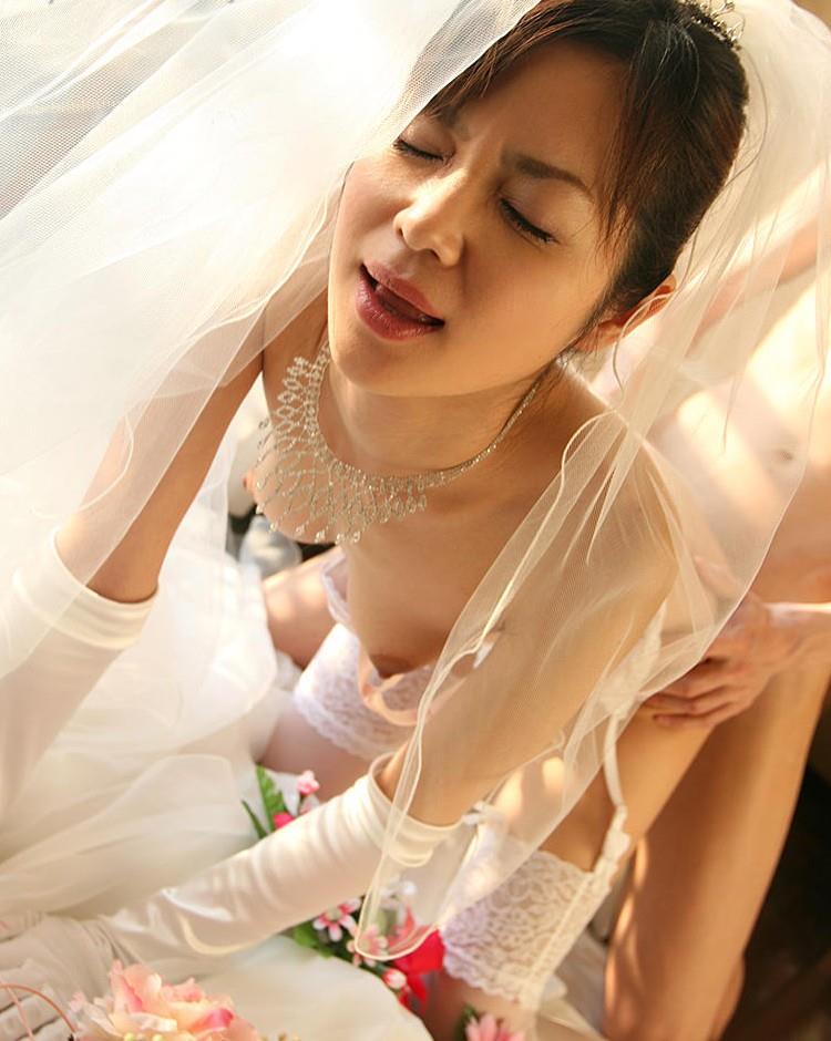 花嫁姿のM奴隷-15