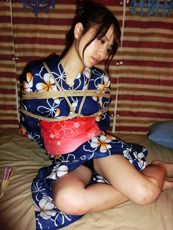 ハメ倒したい浴衣の似合う色白の美女-6