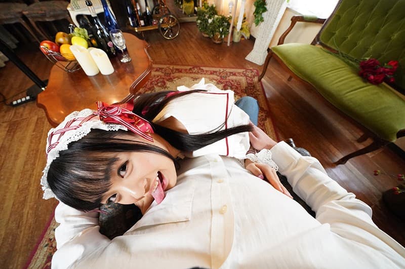 お尻を突き出したまま大絶叫するメイド-7