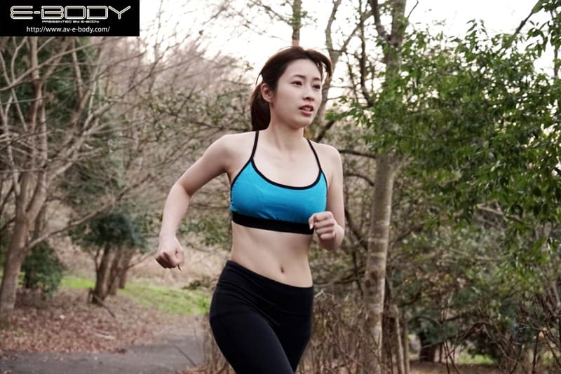 ジョギング中の美乳お姉さん-12