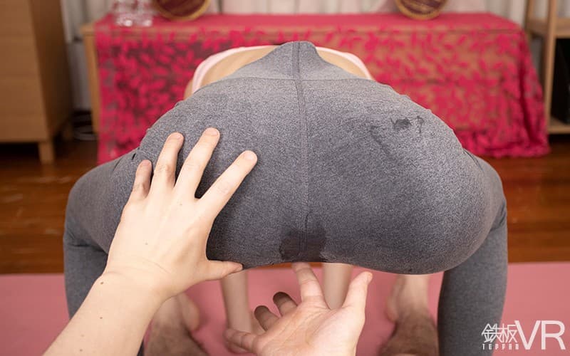 腰使いがエロいジムのインストラクター-3