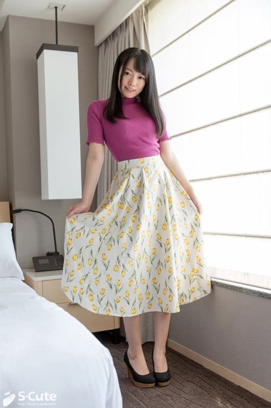 フェラチオが得意な黒髪ロングヘアー女性-13