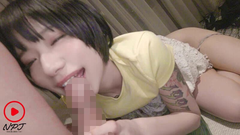 清純そうな見た目でスケベな腰つきのSEX-10