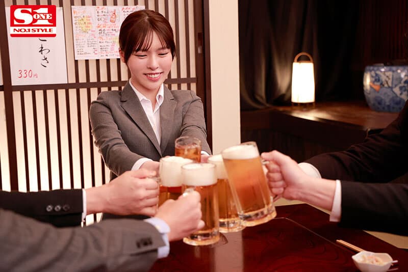 小綺麗な制服に身を包んだOLさんのSEX-3